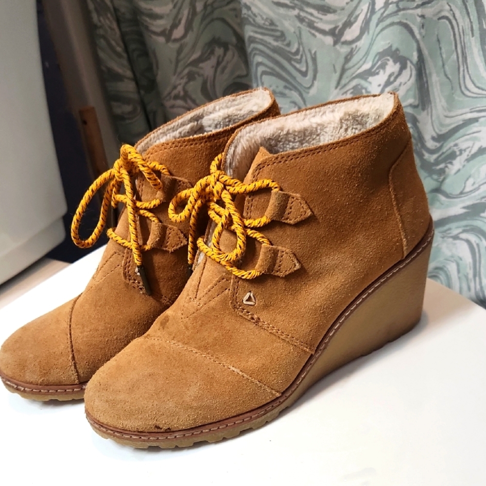 TOMS Women's Tan Suede Wedge Ankle Boots